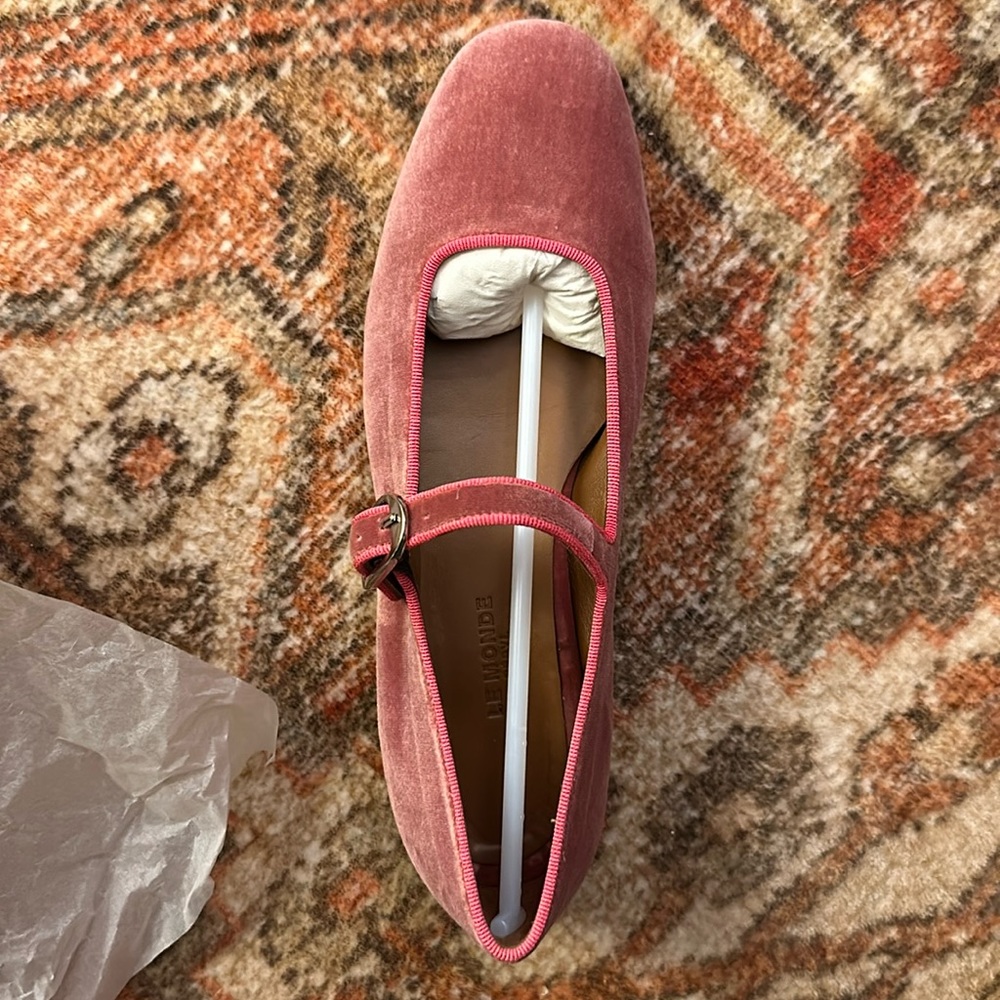 Le Monde Beryl Pink Velvet Ballet Flats Women’s size 37 - NEW